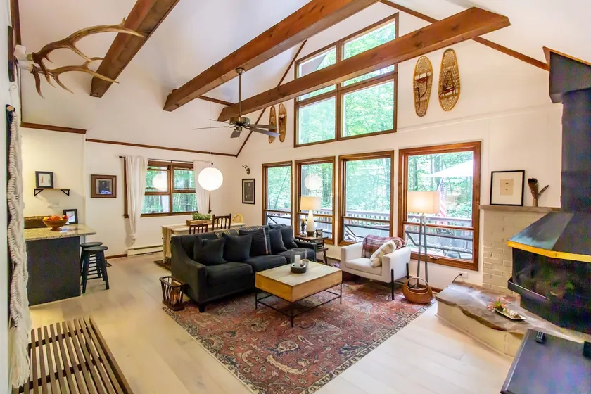 Poconos Mountain Cabin: Pool, Lakes, and Kayaks! - Image 1