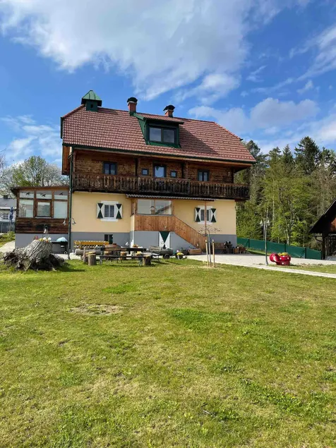 Quaint farmhouse overlooking Graz - Image 1