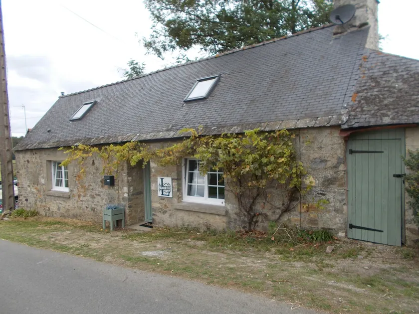 La Petite Maison, ideal for cycling, walking, fishing, relaxing - Image 1