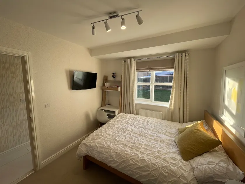 Cosy & Chic in great location near Loughborough Uni & East Midlands Airport - Image 1