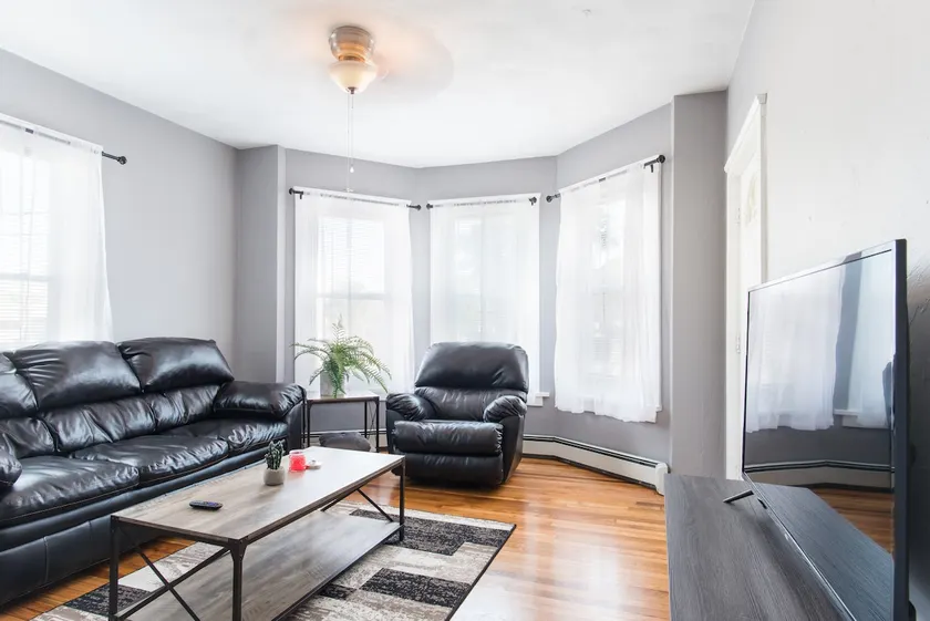 2Bed Unit near Kings Beach Off-Street Parking - Image 1