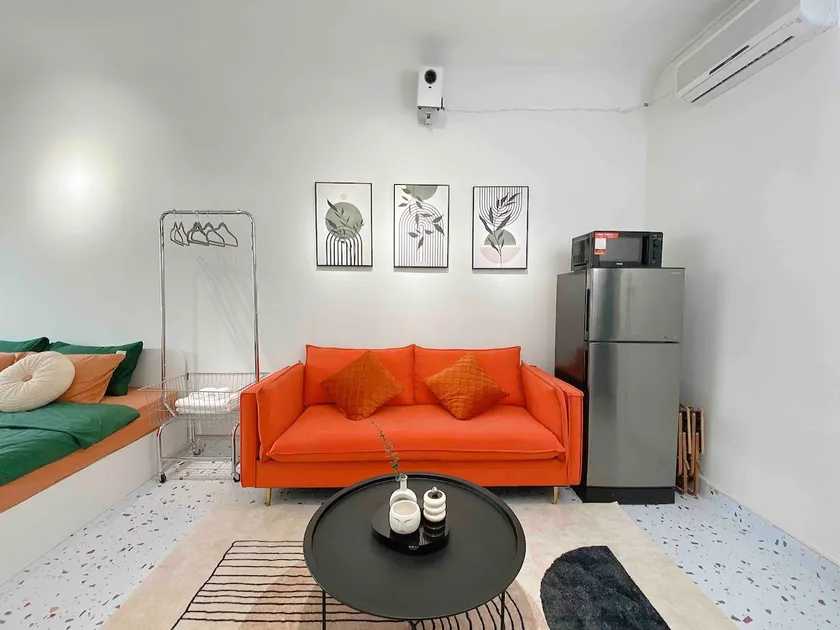 Bright Balcony Studio @Train Street | Netflix - Image 1