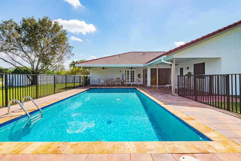4/3.5 SF with Pool, Near Delray, Boca & Wellington - Image 1