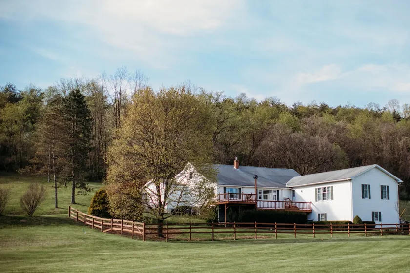 Farmhouse at Atkinson Manor | Sleeps 12 - Image 1