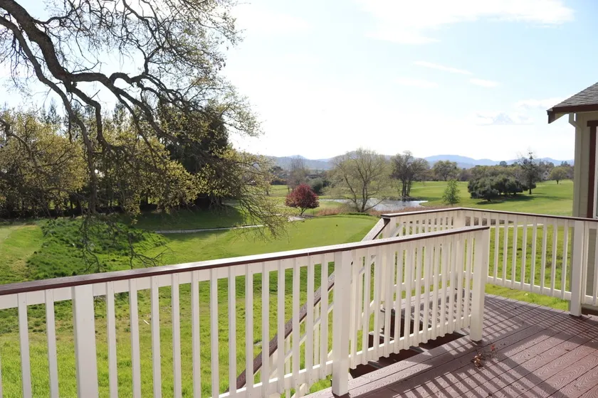 Birdie on the Green - Greenhorn Creek golf getaway - Image 1