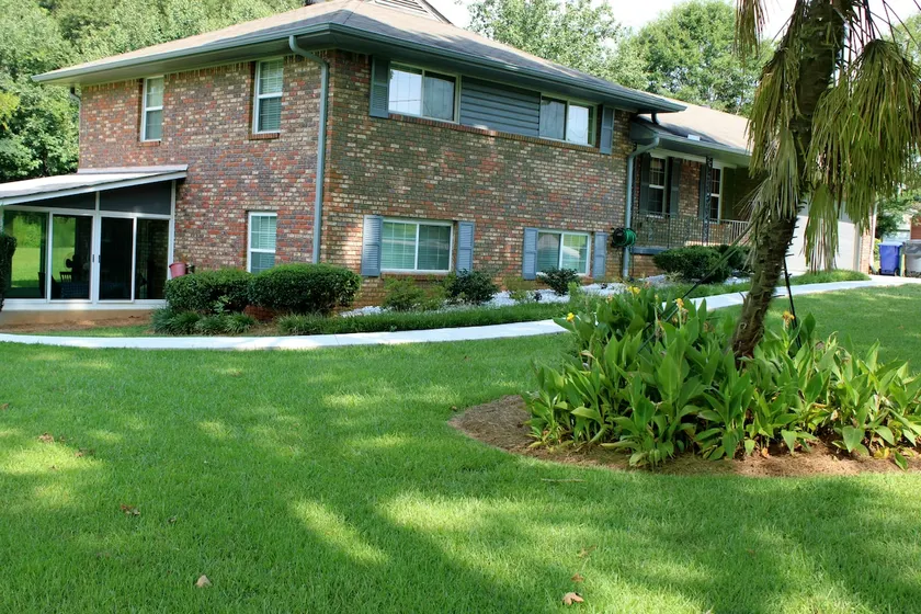 Exclusive 2 Bedrooms Suite at Fairburn Finest - Image 1