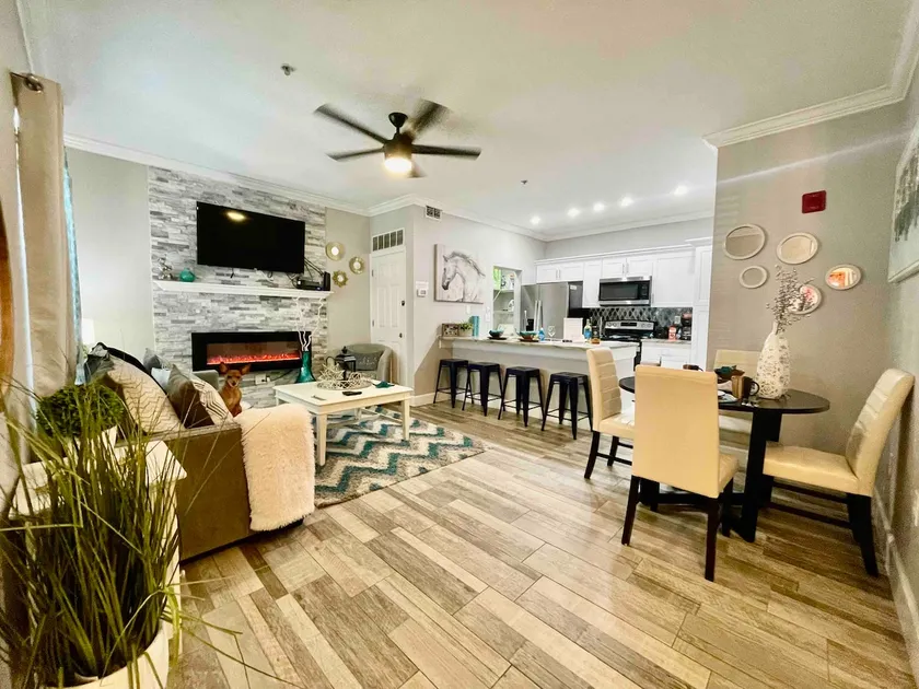 UPDATEDVacation condo! HEATEDpool3 miles to beach - Image 1