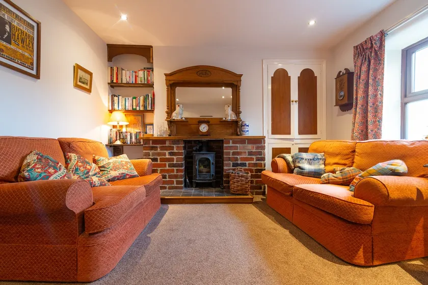 Lovely Lavender Cottage Tideswell, Buxton - Image 1
