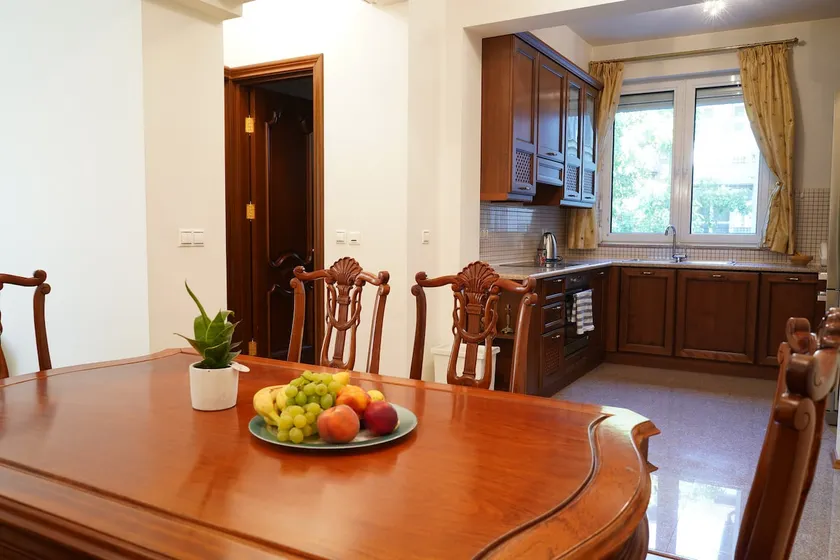 Luxury 1BR Apartment / Your Place To Stay - Image 1