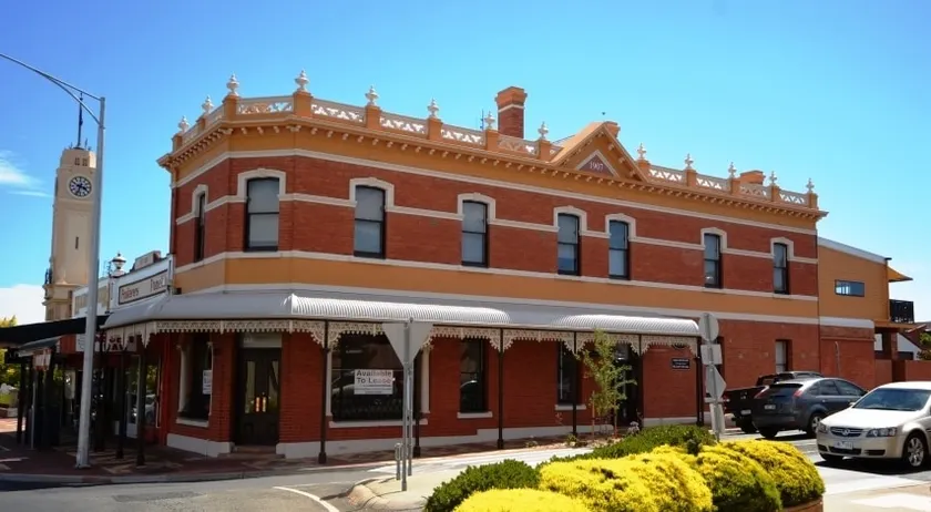 Spoil yourself in Stawell - Image 1
