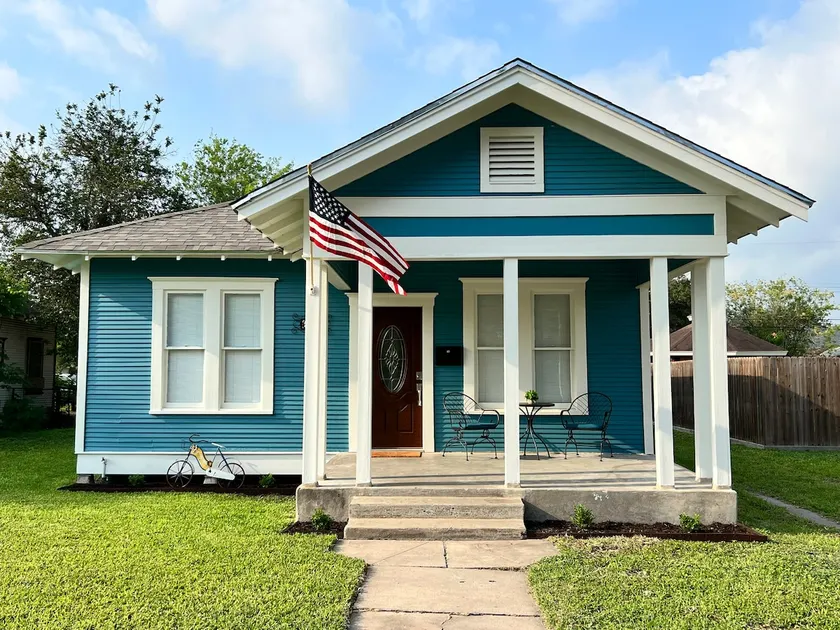 Spacious 2 Bedroom Home With All The Amenities. - Image 1