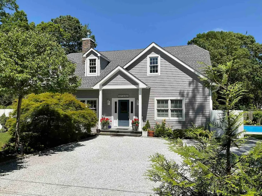 Cheerful 5 beds residential home with heated pool! - Image 1