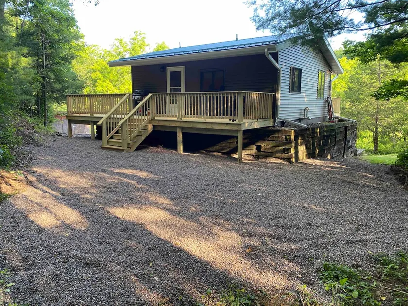 Driftless Retreat Cabin - Image 1