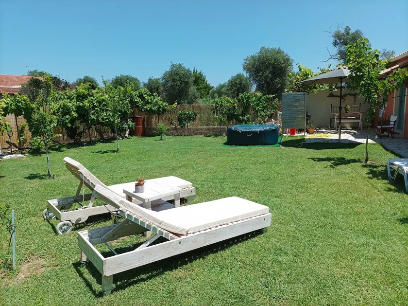 Plaka Cottage house - Image 1