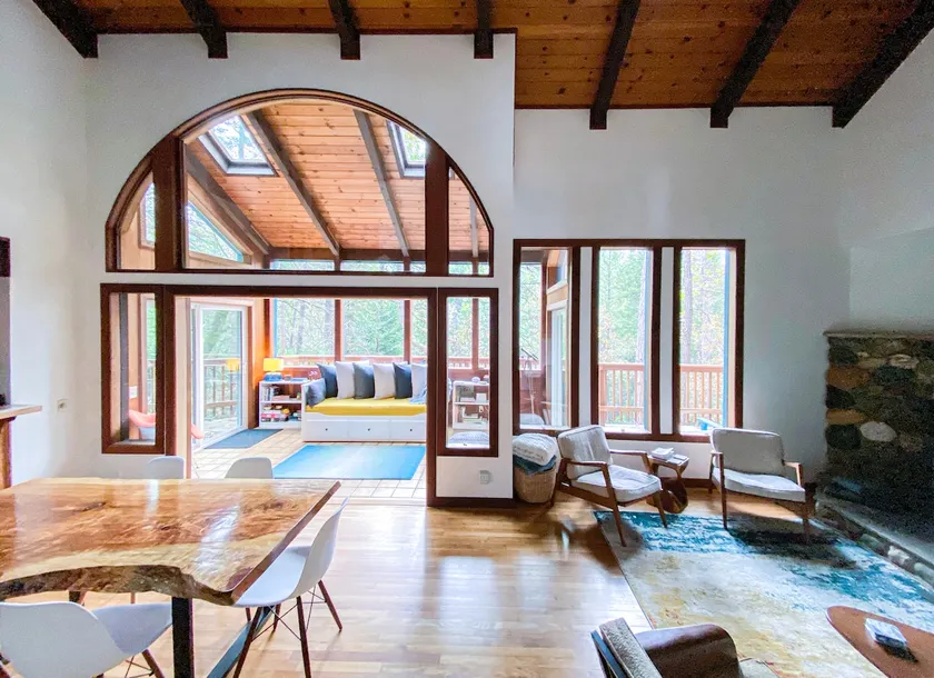 Grass Valley Treehouse Retreat near the Yuba River - Image 1