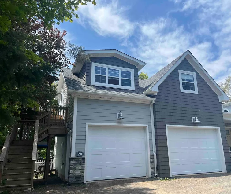Walking distance to Parlee Beach | 3 bedrooms | BBQ | fireplace | dogs allowed - Image 1