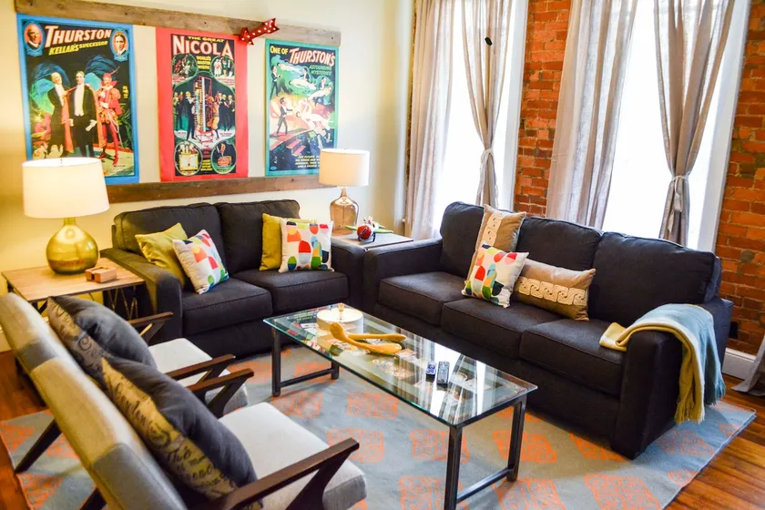 Historic OTR Magic of Main Street w/FREE Parking - Image 1