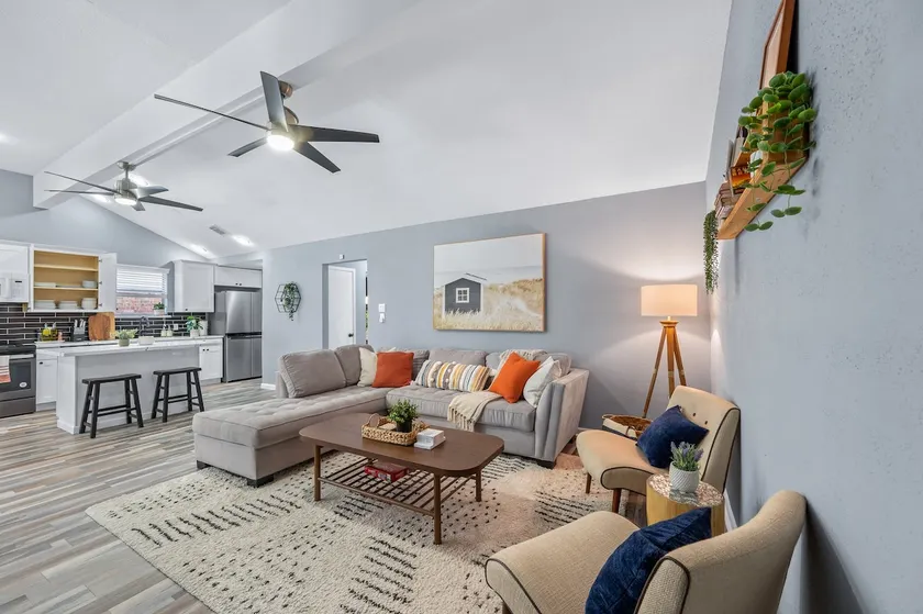 Cozy Cottage at Meadows Place. - Image 1