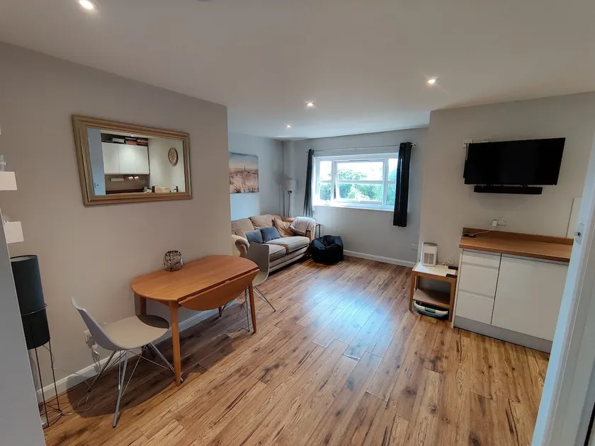 Comfortable, well located, converted apartment. - Image 1