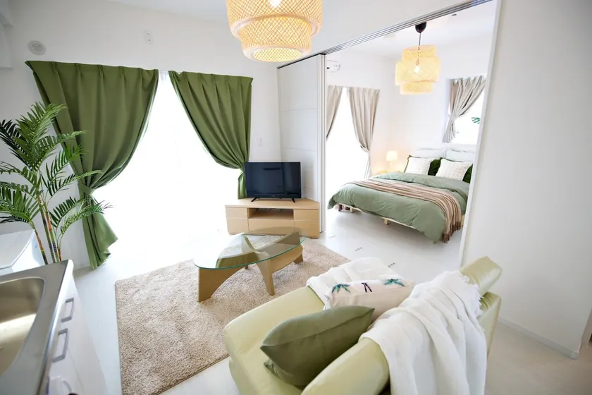 Jenesty's apartment with ocean view, 5-minute walk to Karumi, the only natural beach in Urasoe Hakkaku. - Image 1