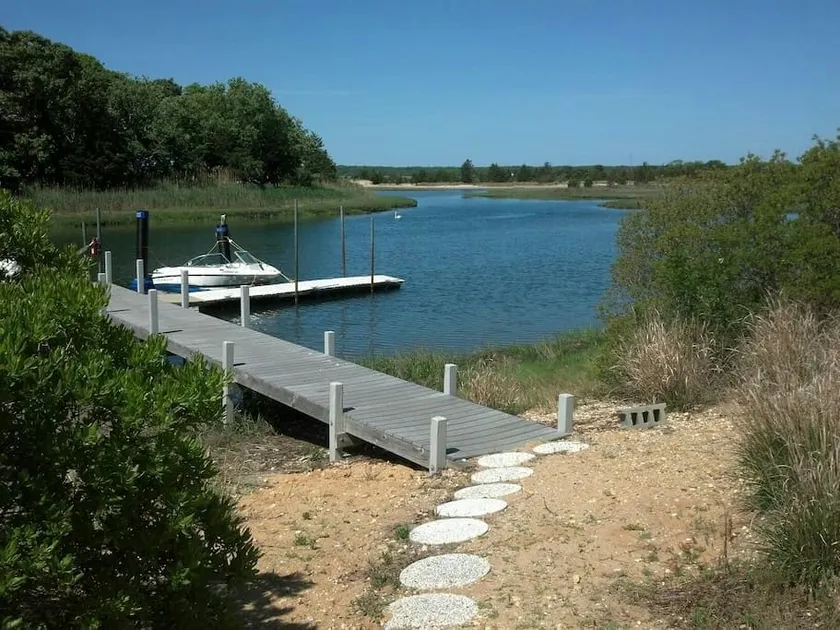 Rex- East Hampton Cottage- 5 stars - Image 1