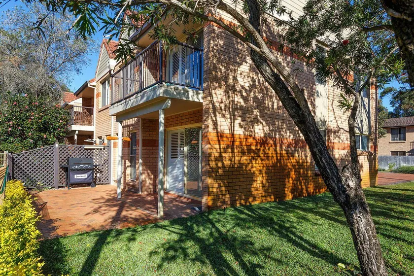 Serendipity Townhouse Near Bennetts Beach - Image 1