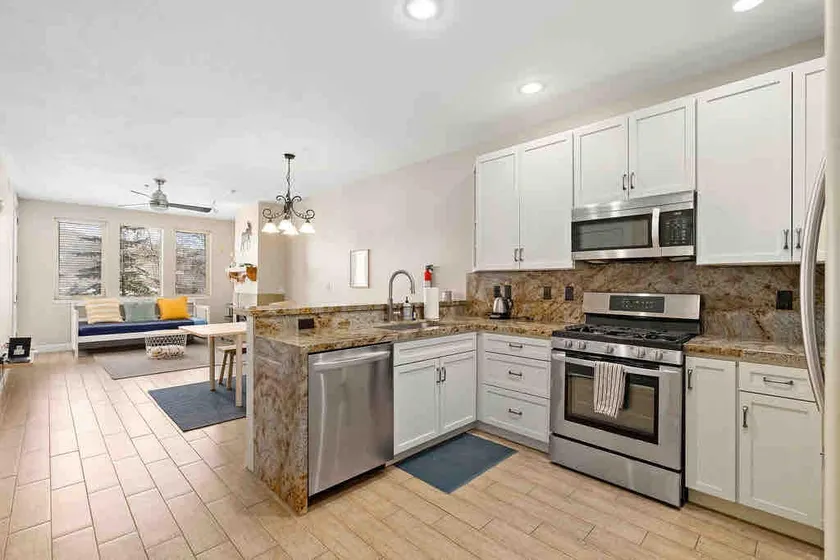 Spacious 1BD/2BA Near Canyons Resort - Image 1