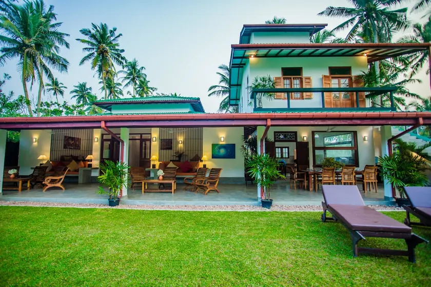 South Point Surf House - Whole Villa 5 Bedrooms (Sleeps 14)  - Image 1