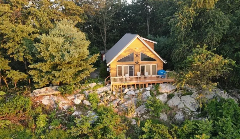 Modern Mountaintop Cabin with a gorgeous view - Image 1