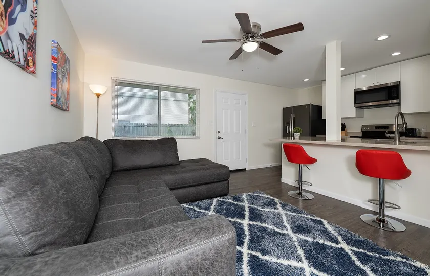 The PRINCE 💎Junior Suite Tennis Court Park Central - Image 1