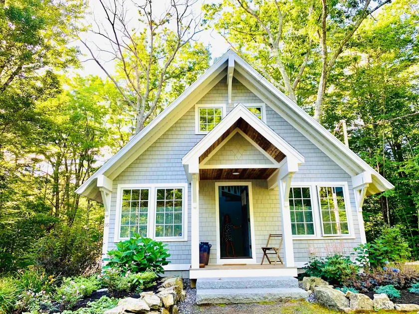 The Little Cottage - Under the Trees & By the Sea - Image 1