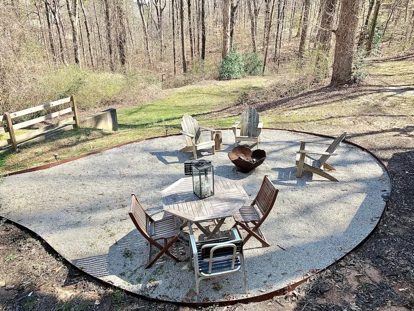 Lake Lanier firepit 65tvgamerm field 5minmega dock - Image 1