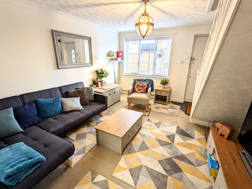 Beautiful 2 Bedroom House in Quiet Location - Image 1