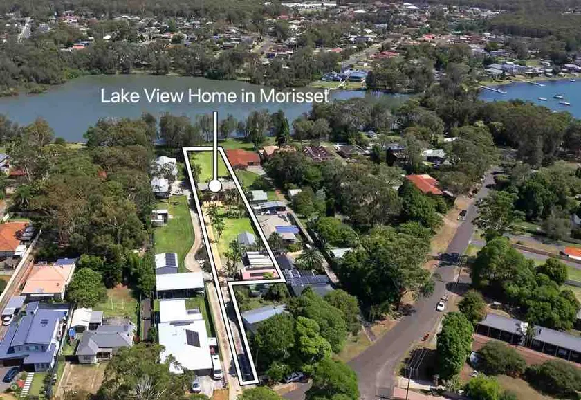 Incredible Lakeview Home in Morisset Pets Welcome - Image 1