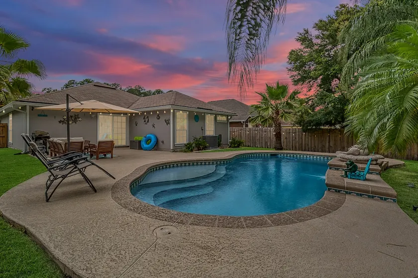 Private Pool Home • Quiet • Near Beaches & Dining - Image 1