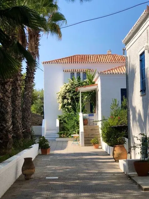Spetses island cozy vacation house - Image 1
