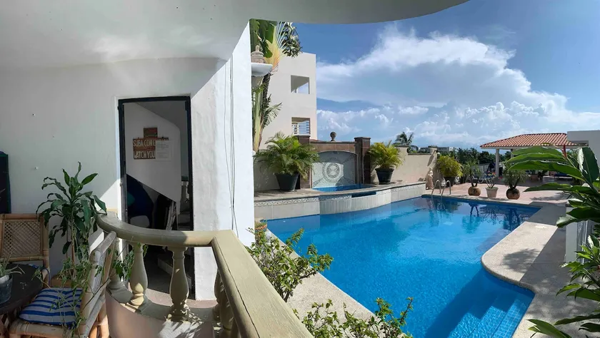 Bungalow with Pool and ocean view in golden zone - Image 1