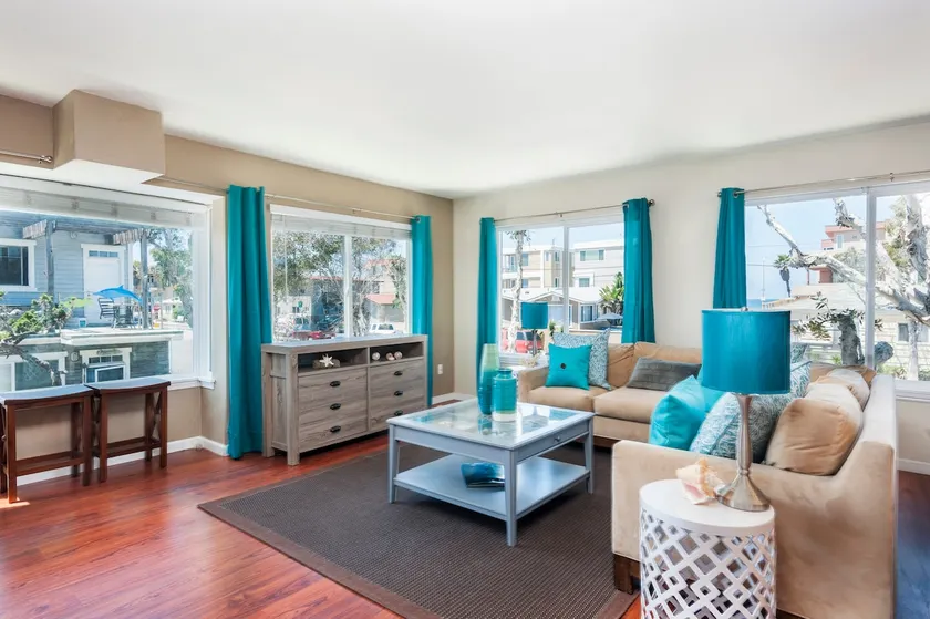 Bay & Ocean view house w/Patio, BBQ & 2 Car Garage - Image 1