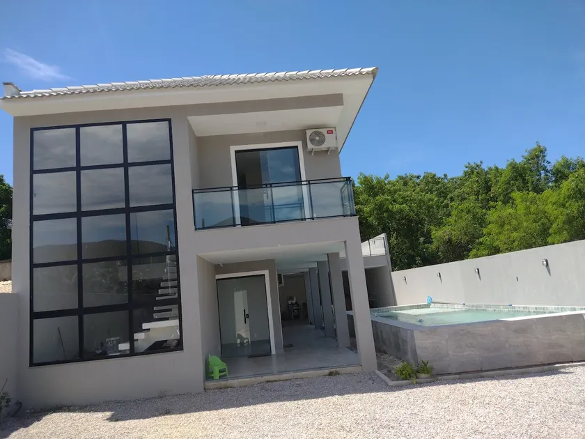 House with pool for 13 people | 4 en-suites | Groups - Image 1