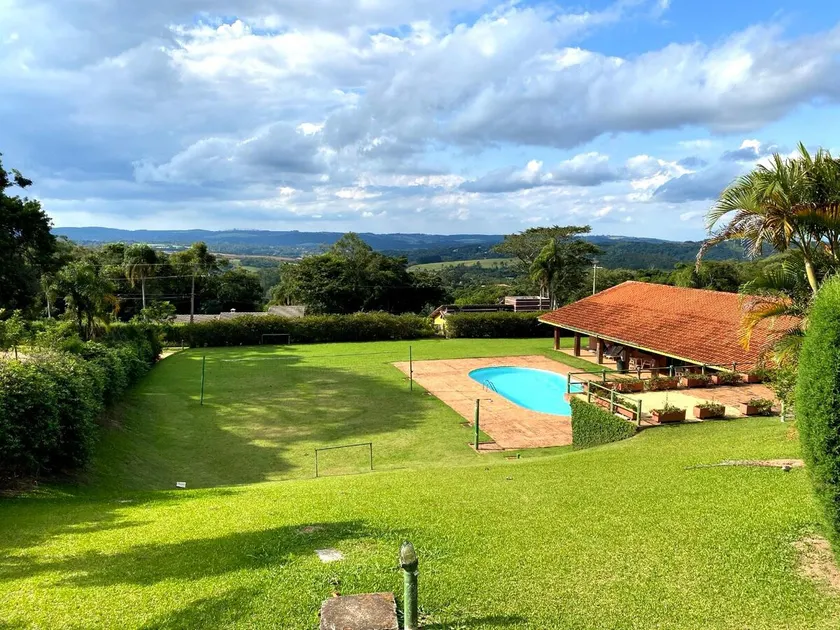 Spacious Country House in a Gated Community Near the Reservoir - Image 1