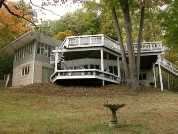 Majestic waterfront retreat on lake Monroe - Image 1