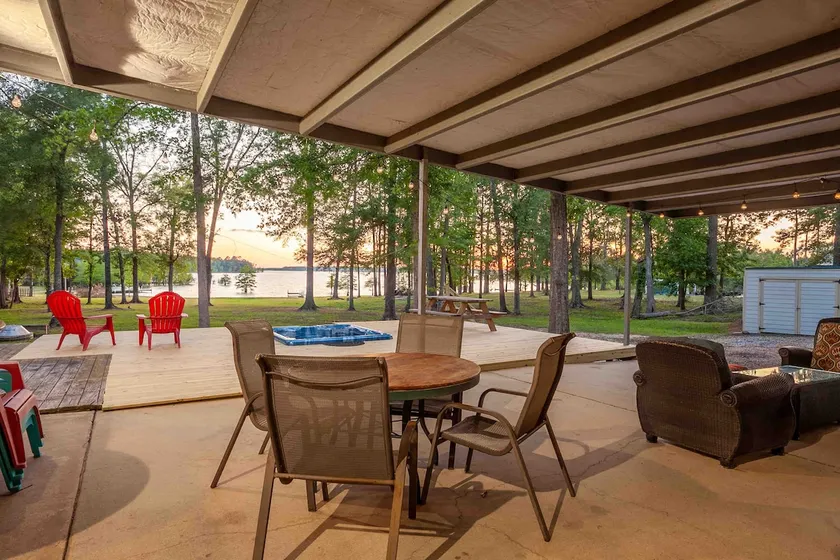 Cool Breeze Waterfront Getaway IS Heaven in Nature - Image 1