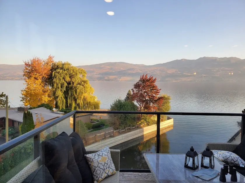 3 Bdrm Wine Country Luxury Waterfront Condo - Image 1