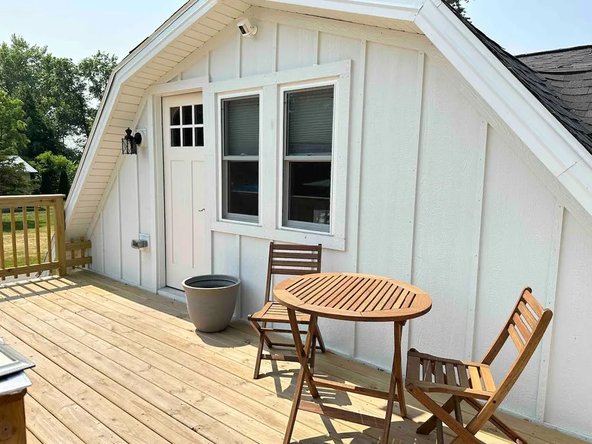 The Nest, cozy place ON THE LAKE & the view! - Image 1