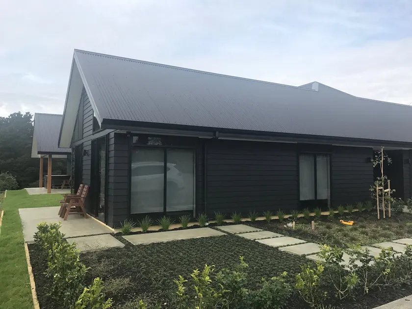 Luxury unit with rural views - Image 1