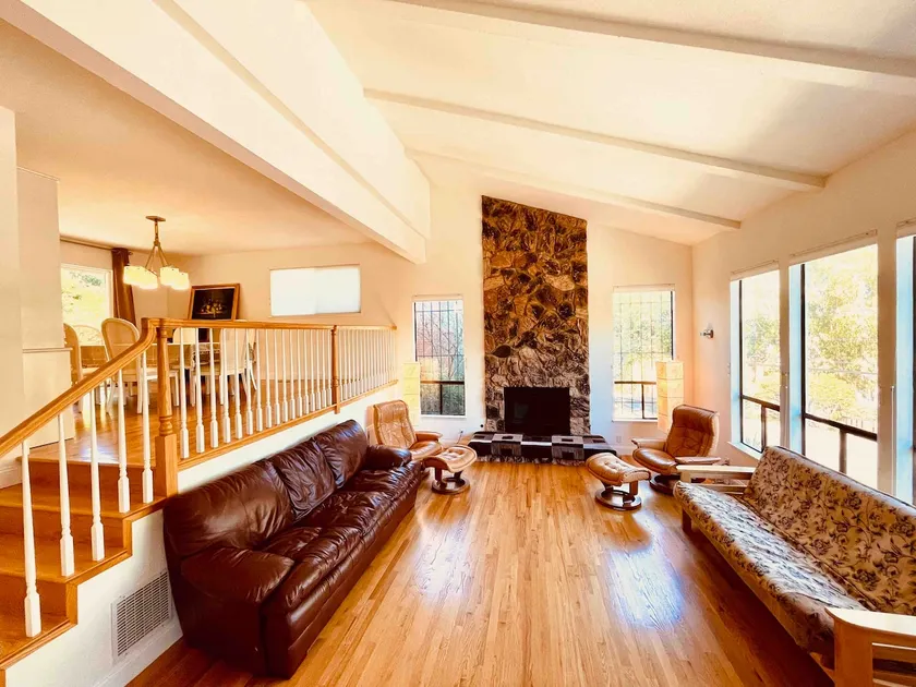 Spacious Comfy Renovated 4BR, quiet neighborhood - Image 1