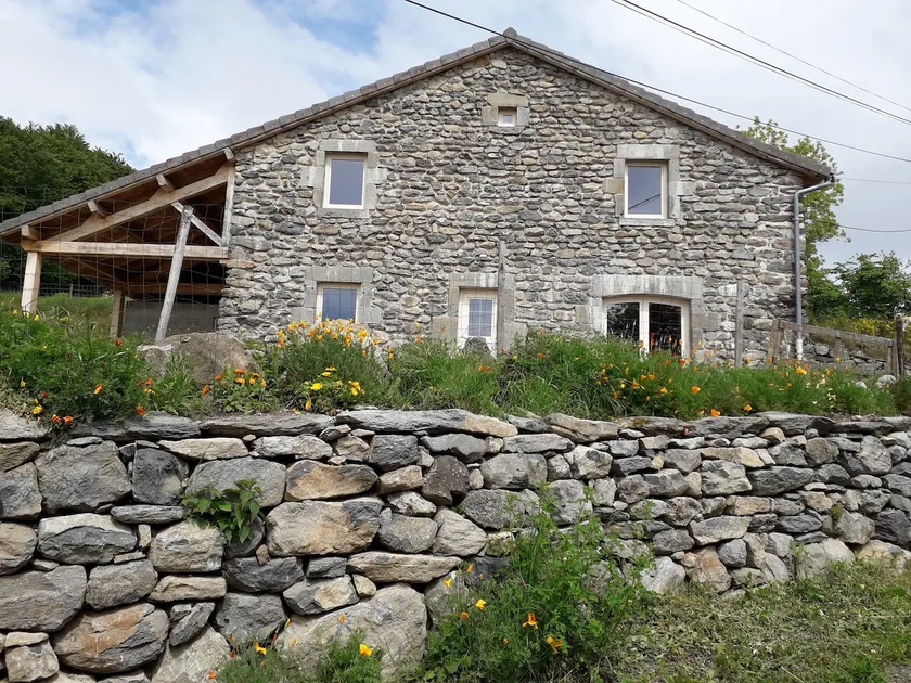 Village house - Image 1