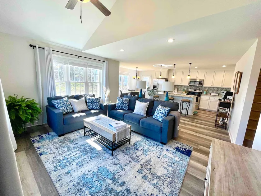 Cheerful 4 bedroom w/ game room, gym and free parking - Image 1