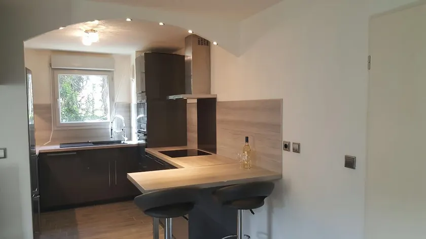 T3 jacuzzi bath + private parking + unoverlooked terrace - Image 1