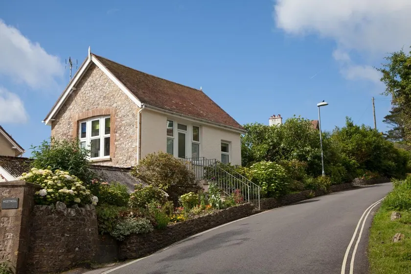 Charmouth Coach House - Image 1